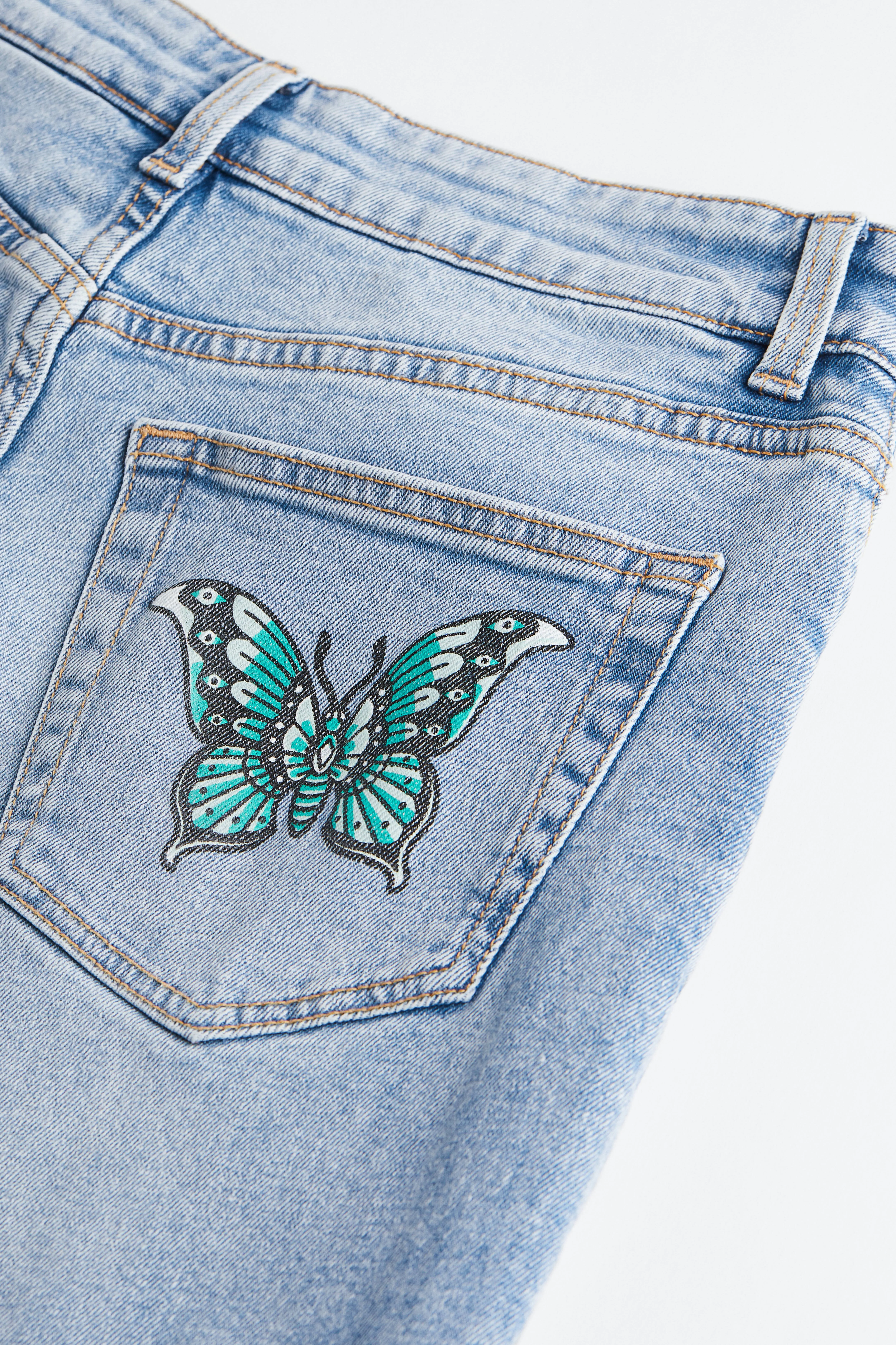 90s Mom Jeans - Regular waist - Ankle length - Light denim blue/Butterflies - Ladies | H&M GB