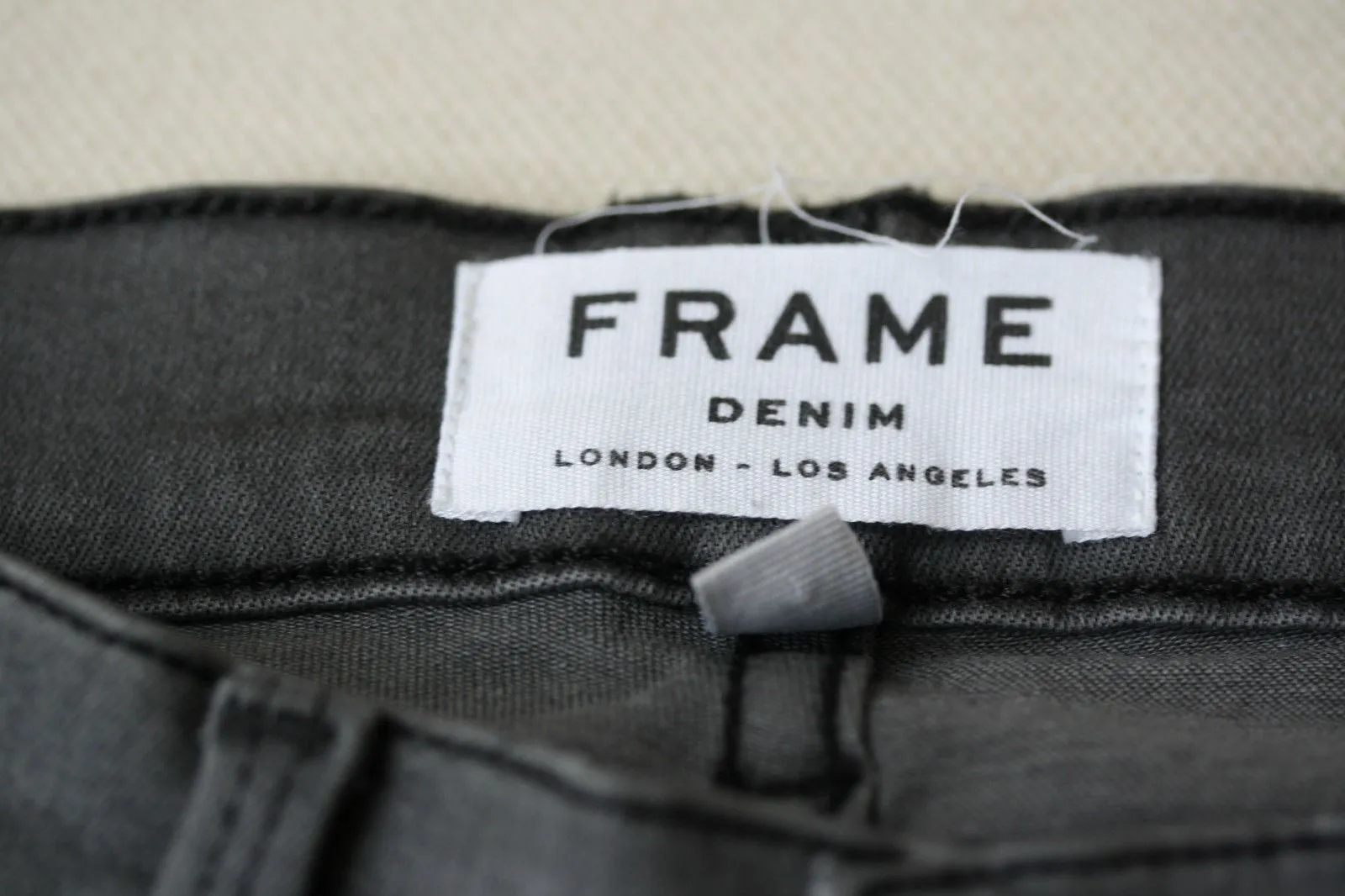 FRAME LE SKINNY DE JEANNE GREYS INN RIP JEANS W25 UK 6/8