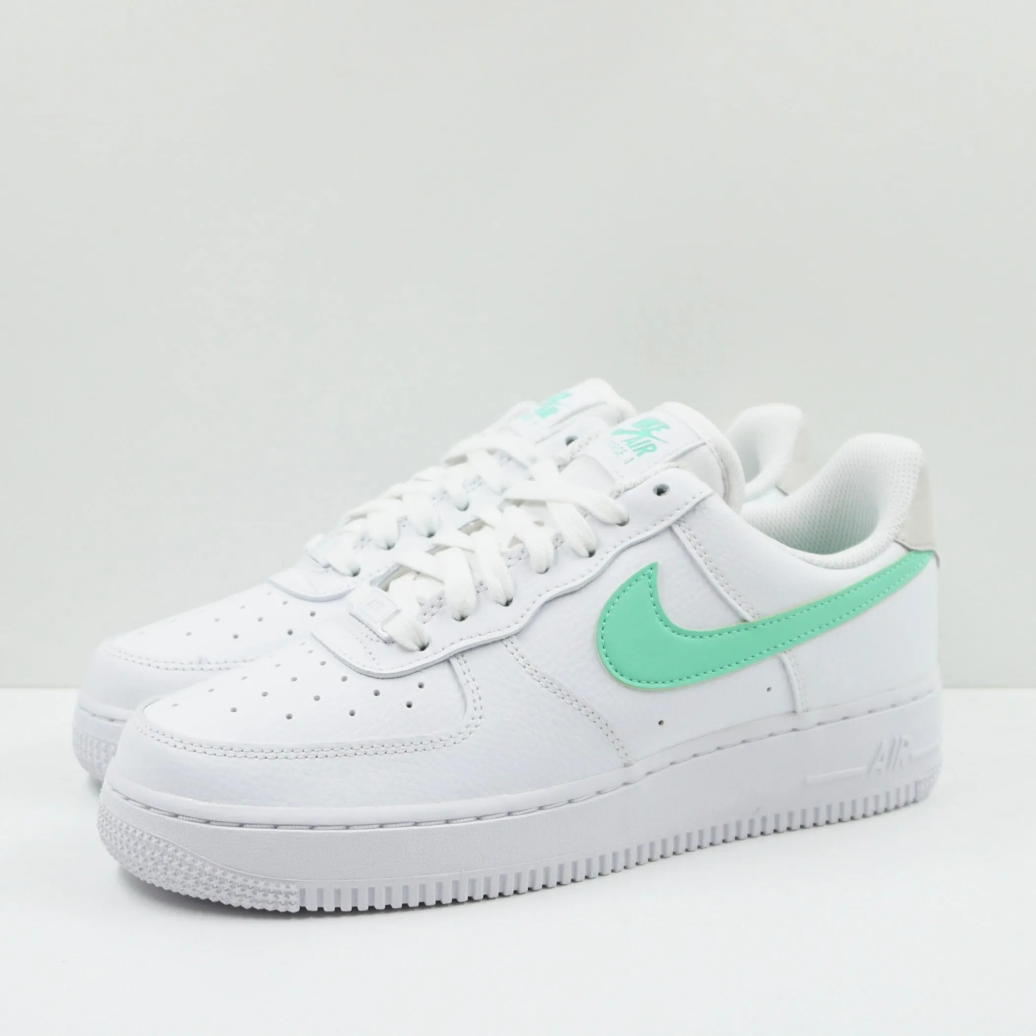 Nike Air Force 1 Low Green Glow (W)