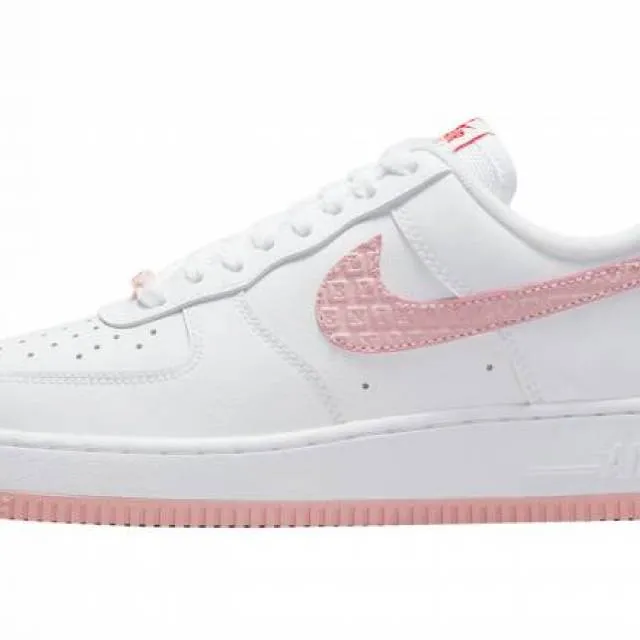 NIKE AIR FORCE 1 LOW VALENTINE White Atmosphere Universi...