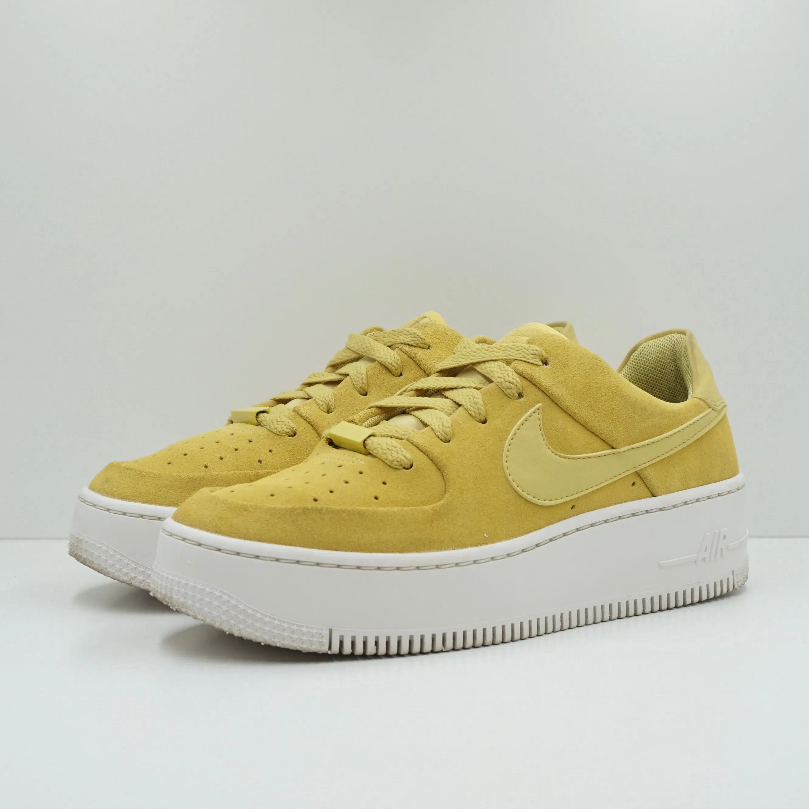 Nike Air Force 1 Sage Low Celery (W)