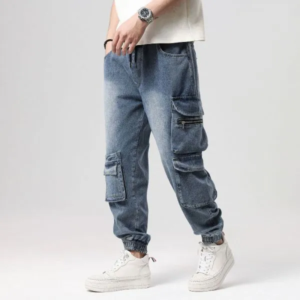 Relaxed tapered multi-pocket jeans in blue for men