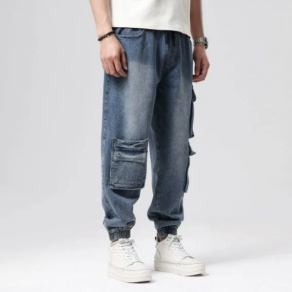 Relaxed tapered multi-pocket jeans in blue for men